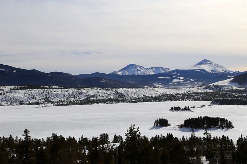 Colorado--Road View in Winter Season (2).JPG