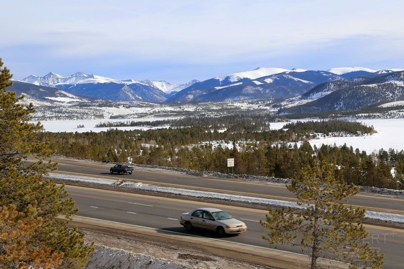 Colorado--Road View in Winter Season (5).JPG