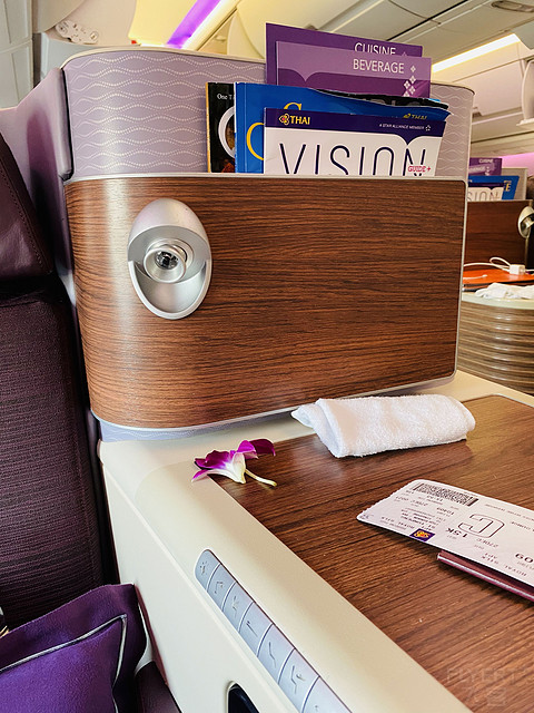 皇家丝舱初体验:泰国航空TG409曼谷素万那普(BKK)-新加坡樟宜(SIN)A350商务舱体验