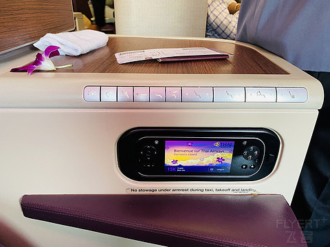 皇家丝舱初体验:泰国航空TG409曼谷素万那普(BKK)-新加坡樟宜(SIN)A350商务舱体验