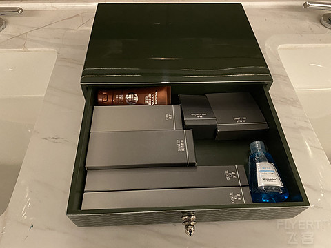 新年第一住，杭州康莱德酒店12房江景双床房入住体验