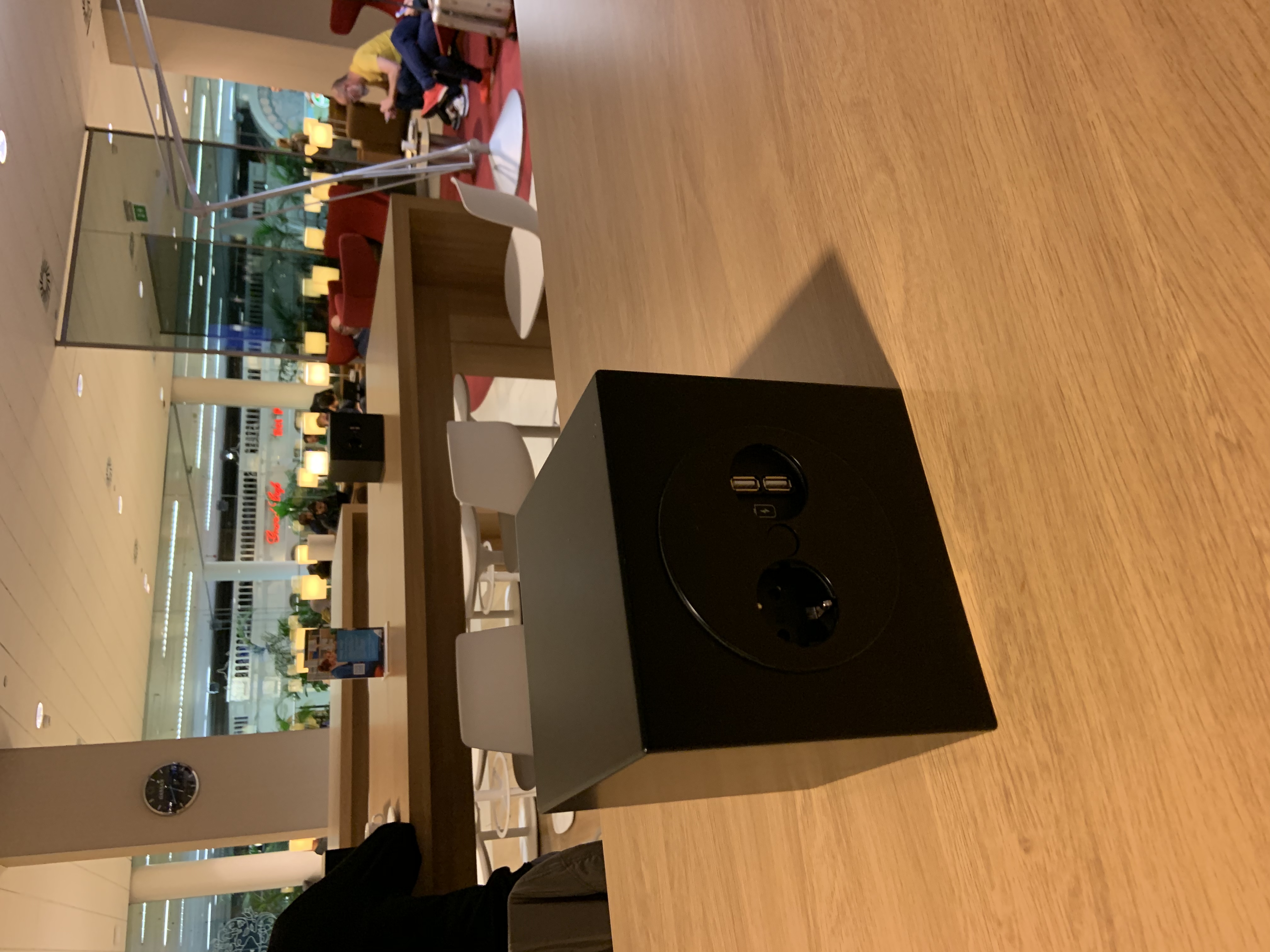ķ˹ص KLM crown lounge