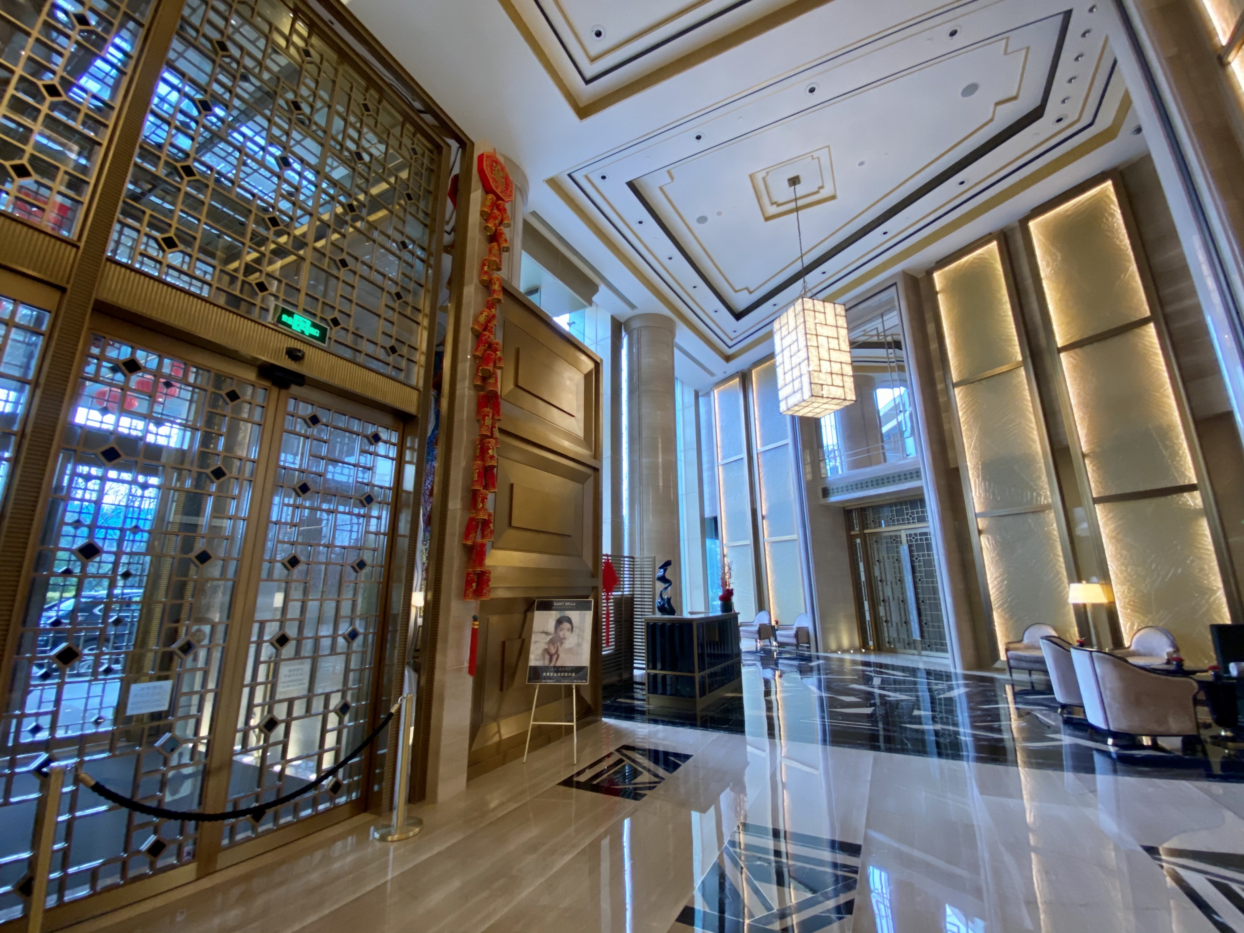 ɶ󴲺˫  ҵһtrip׸HILTON