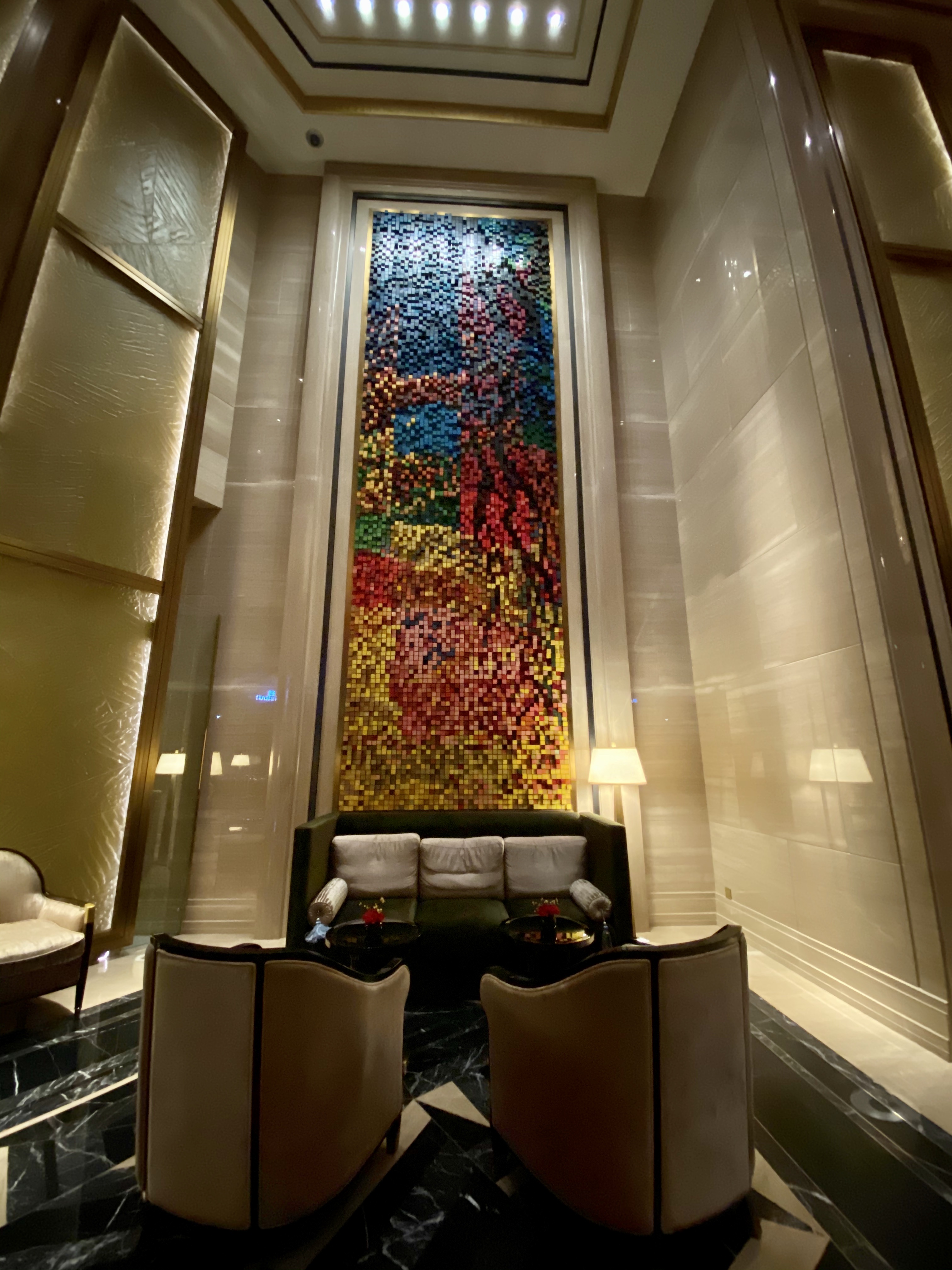 ɶ󴲺˫  ҵһtrip׸HILTON