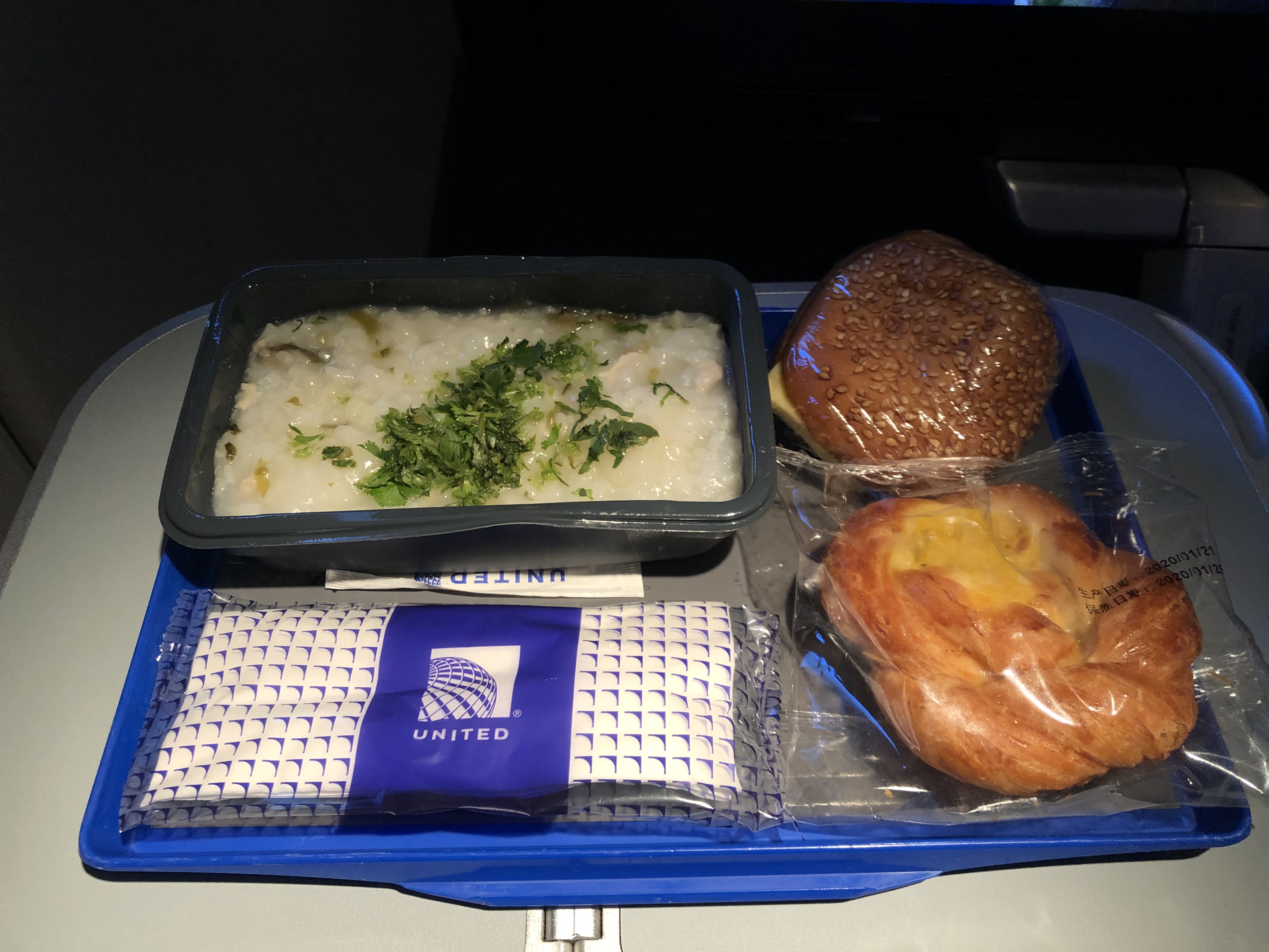 UA87 PVG-EWR  ֖|-~߿ œ