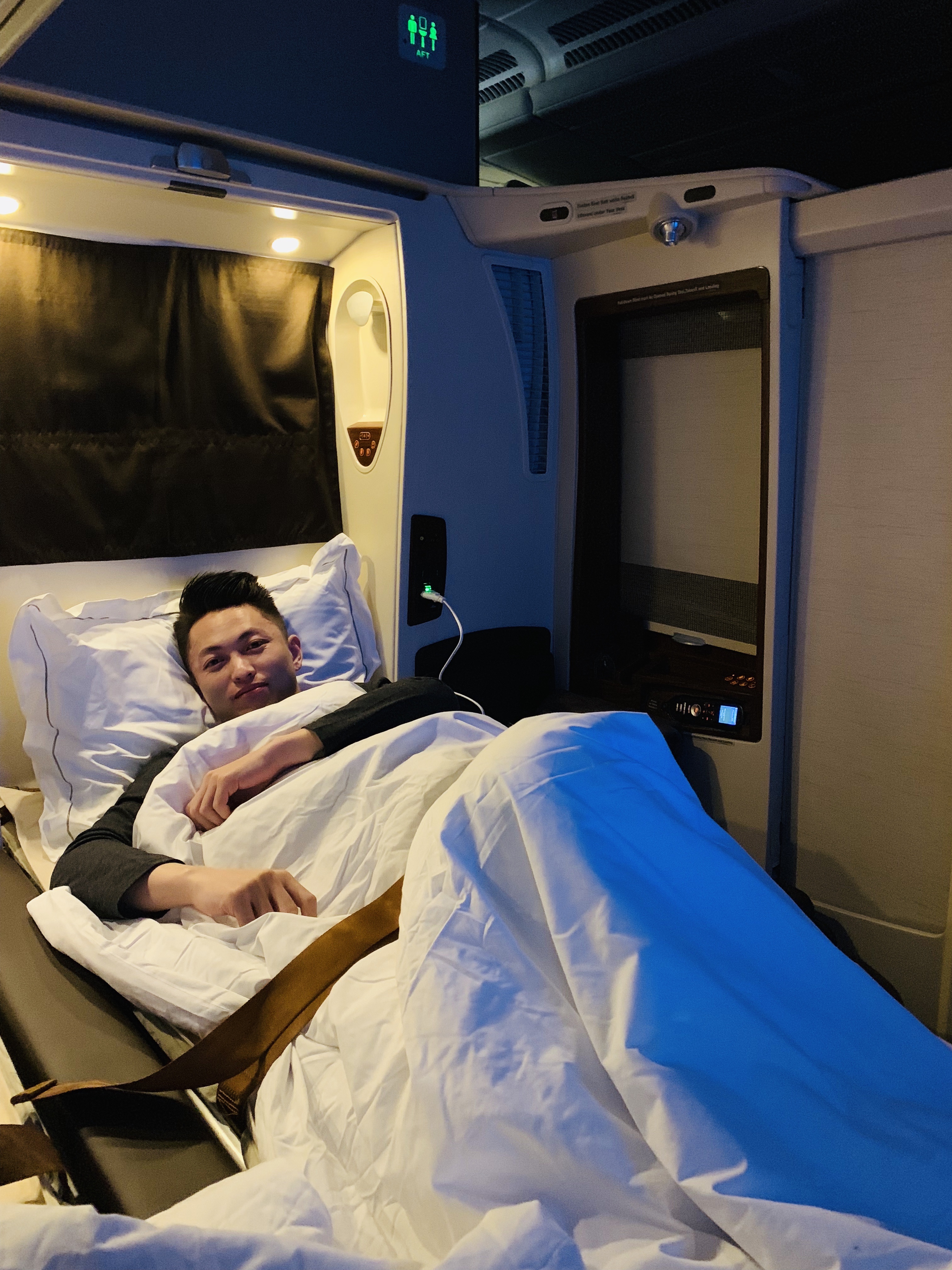 Ŀ SQ A380 First Class Suite - SIN to CDG  (SQ336/SQ335)