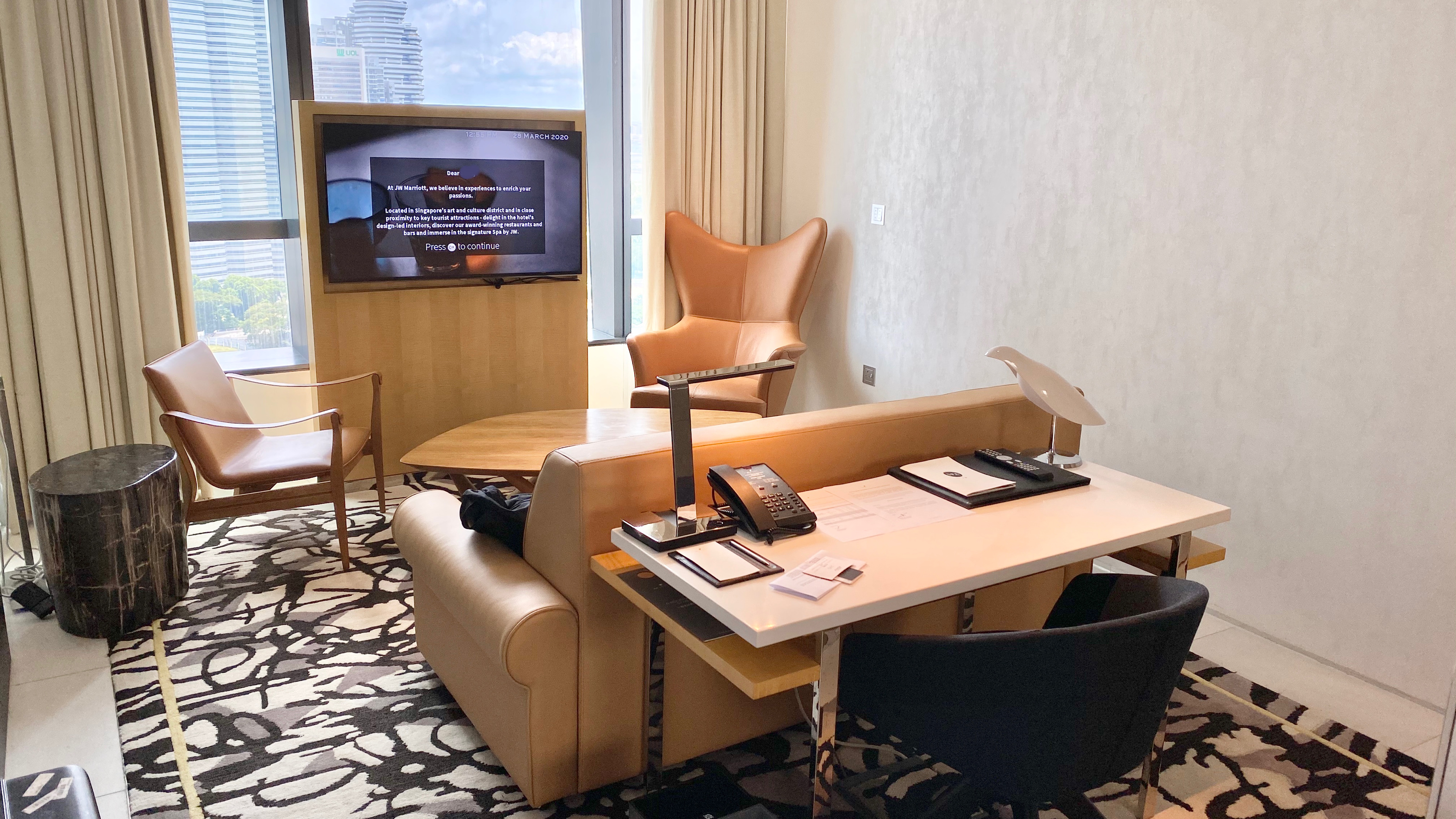 ɿ100  ¼ JW Marriott South Beach Deluxe Suite ¥