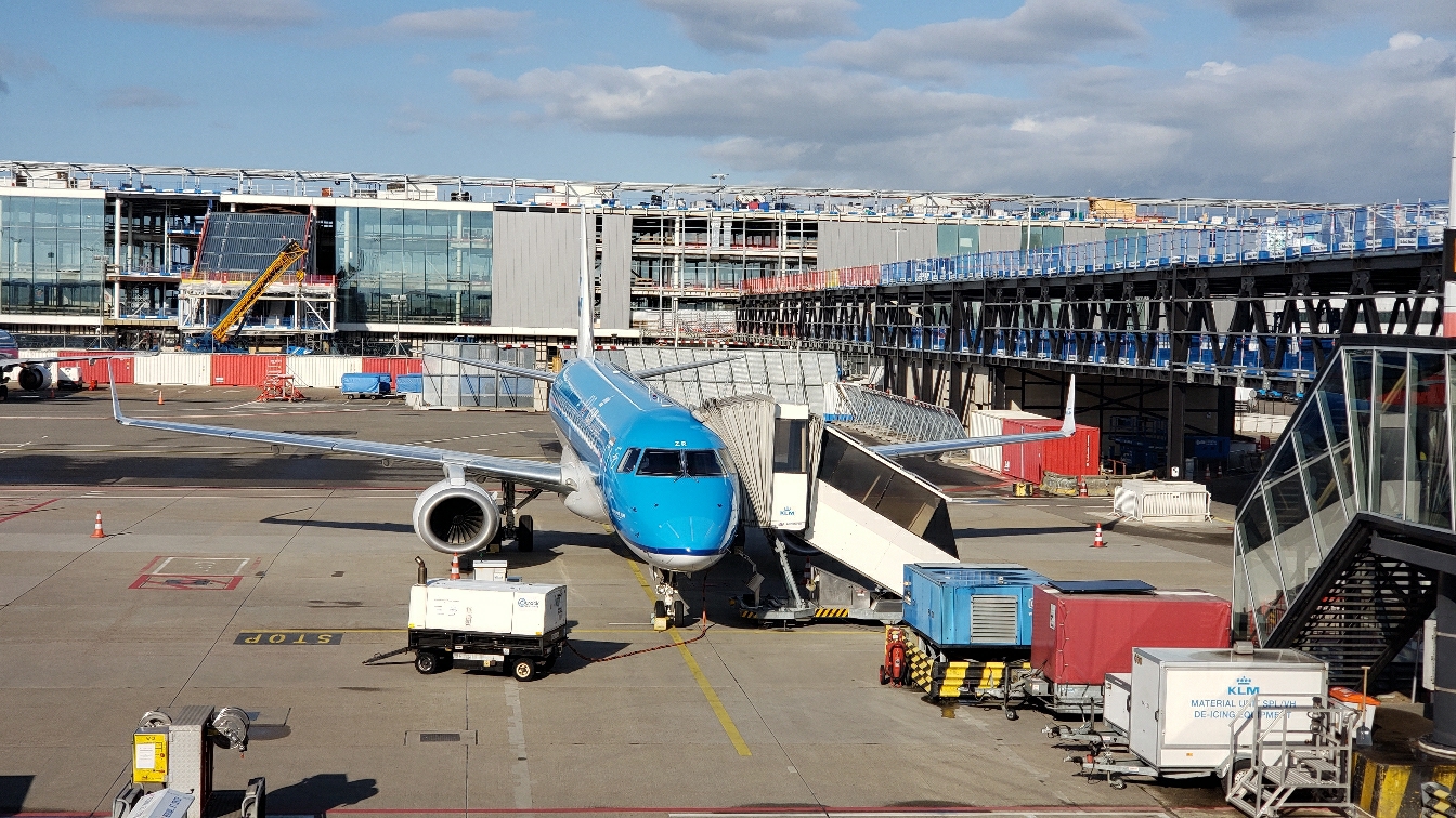 ع(jia)֮(LHR-AMS-VIE-HET)(KLM & ЇH)