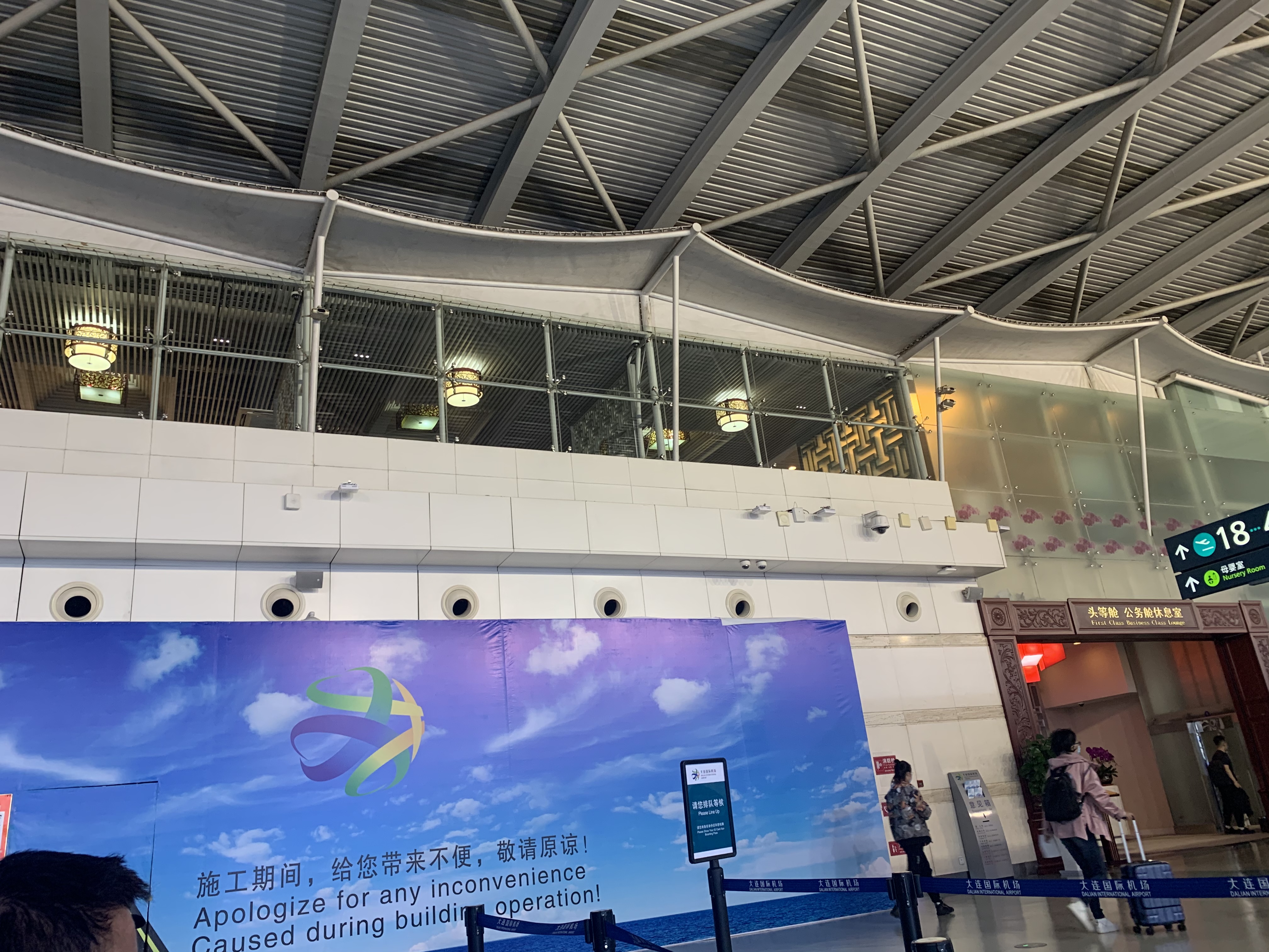 HU7818˫شݲеĺˮƽǱȶߺոߵ