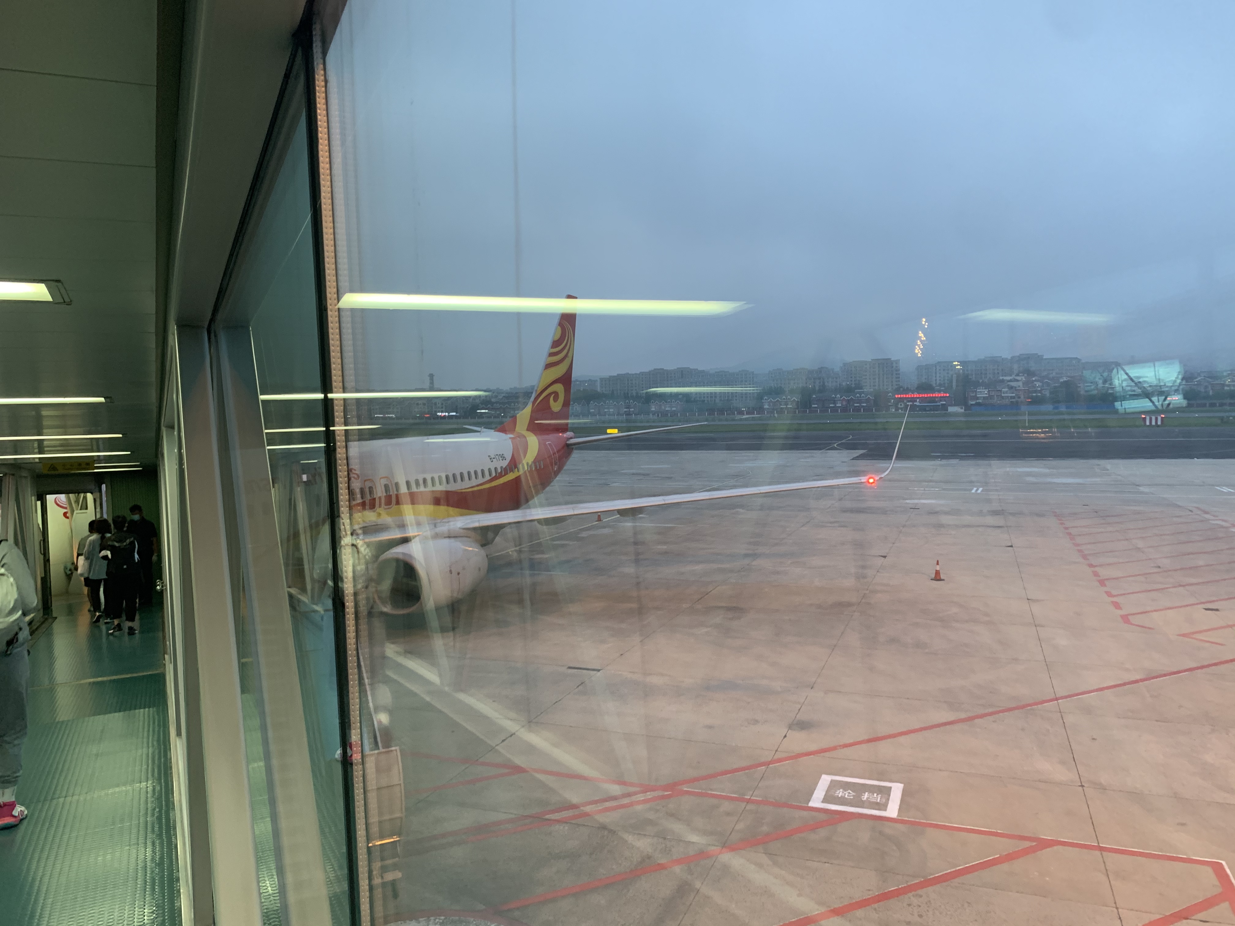 HU7818˫شݲеĺˮƽǱȶߺոߵ