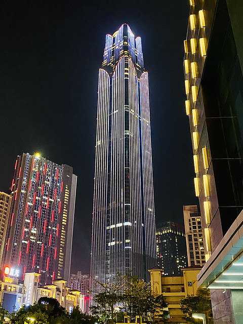 云端上的奢华体验-南宁龙光那莲豪华精选酒店