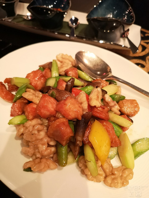 看“白塔出珠江，苍茫云海间”！记广州四季
