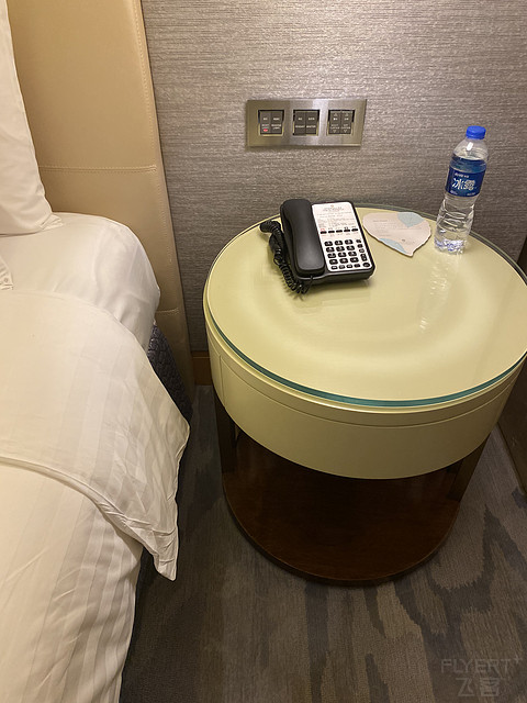 静安香格里拉，超一流的建筑外表，客房却没任何惊喜…