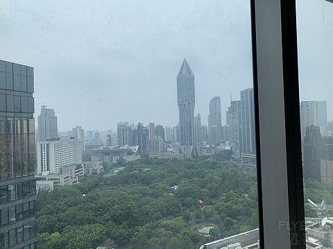 上海世茂皇家艾美—新装修的中国风客房