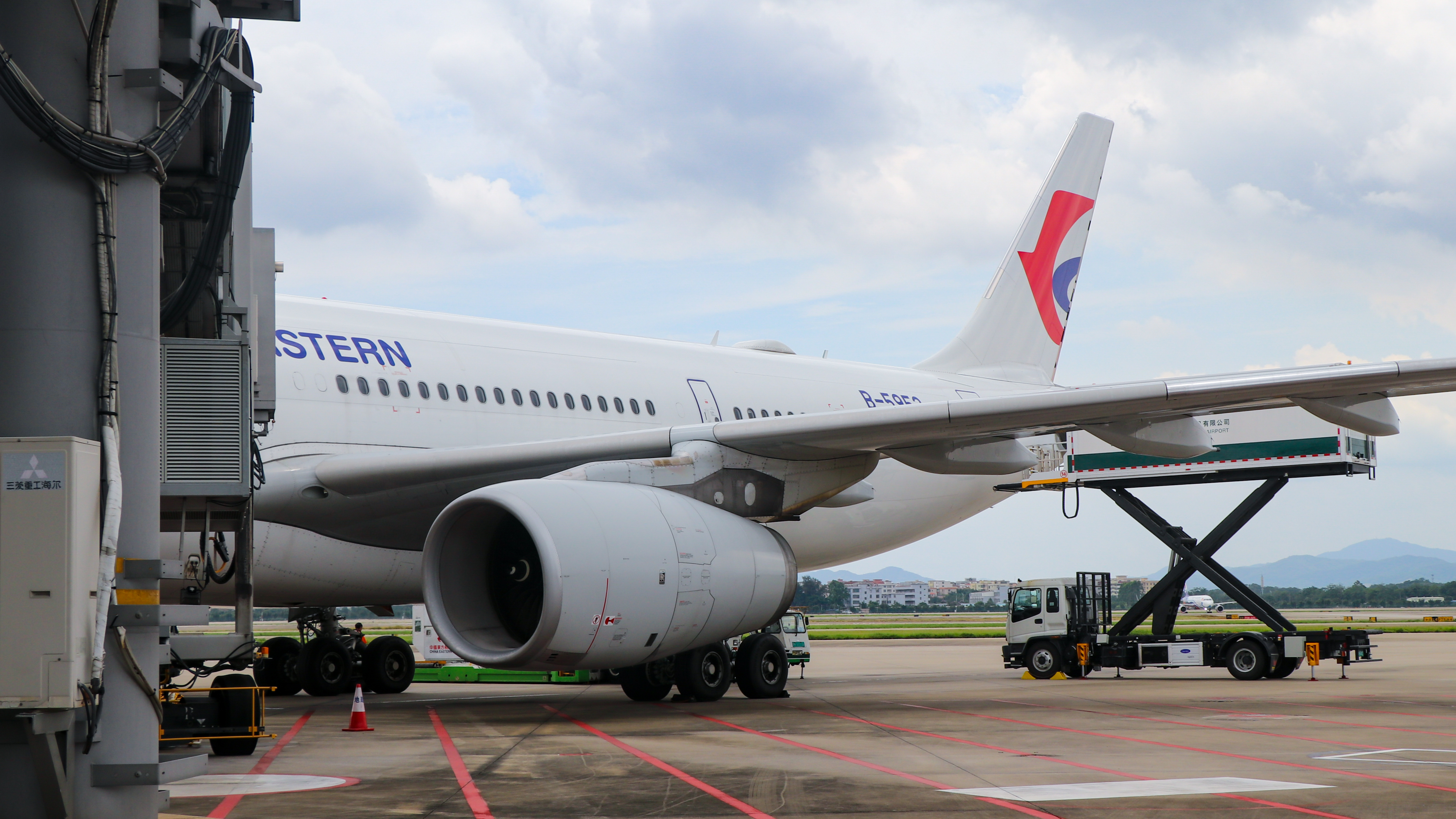 MU5321 ɶ˫~ݰơA330
