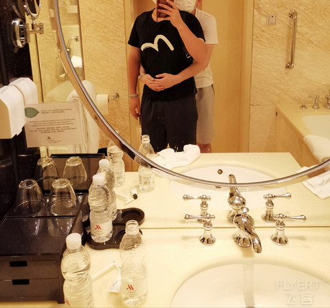 爱在羊城，脱单之旅第七集。广州正佳广场万豪酒店行政搞起，周边三家马里奥餐饮对比