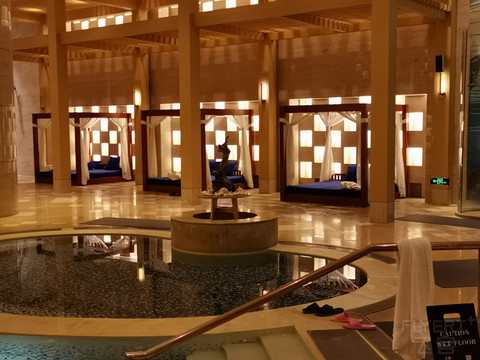 爱在羊城，脱单之旅第七集。广州正佳广场万豪酒店行政搞起，周边三家马里奥餐饮对比