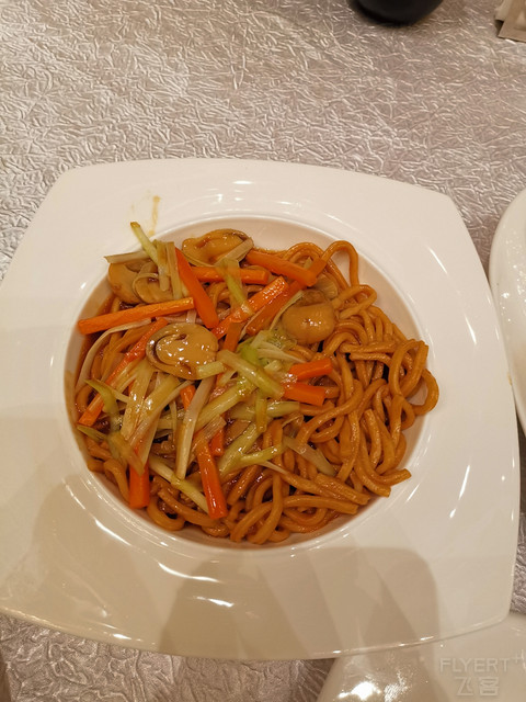 爱在羊城，脱单之旅第七集。广州正佳广场万豪酒店行政搞起，周边三家马里奥餐饮对比
