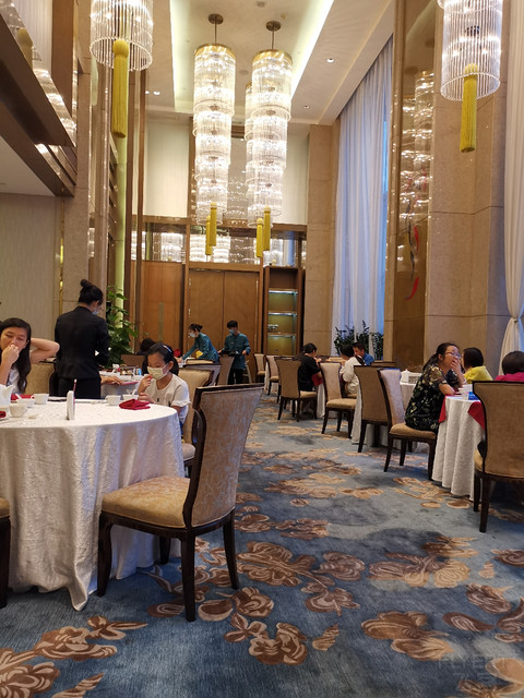 爱在羊城，脱单之旅第七集。广州正佳广场万豪酒店行政搞起，周边三家马里奥餐饮对比