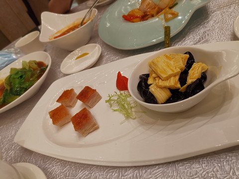 爱在羊城，脱单之旅第七集。广州正佳广场万豪酒店行政搞起，周边三家马里奥餐饮对比