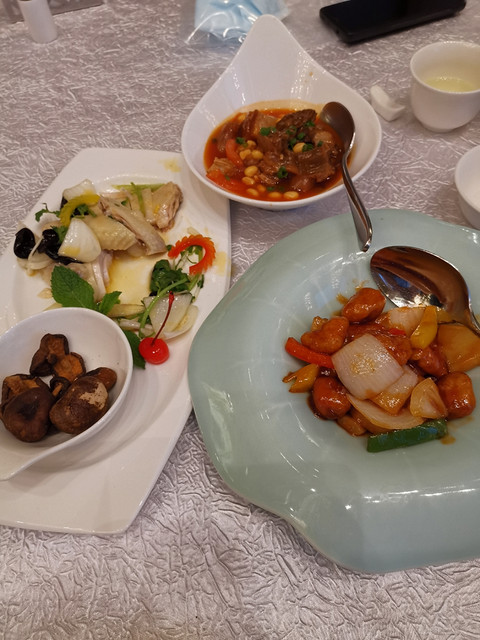 爱在羊城，脱单之旅第七集。广州正佳广场万豪酒店行政搞起，周边三家马里奥餐饮对比