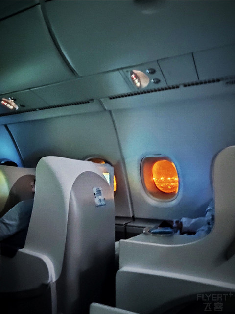 【面疫直行归家路，天涯咫尺伴明珠】南方航空：LAX～CAN明珠商务舱飞行体验