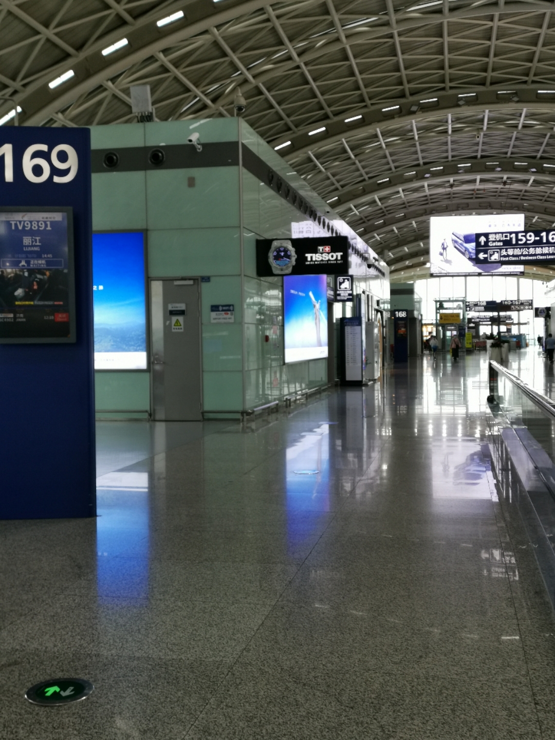 一站式值机+托运！川航在双流机场首批启用自助托运设备_民航资源网
