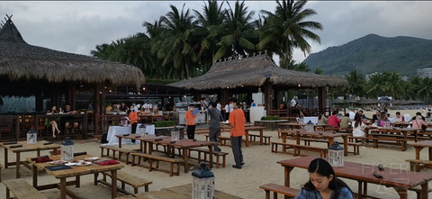 求助，石梅湾艾美和石梅湾威斯汀两家酒店的自助晚餐哪个好点