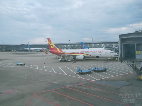 海航宽体B78A头等舱反鱼骨初体验，SZX-HGH