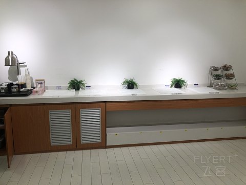 虹桥21米=限量方便面水吧
