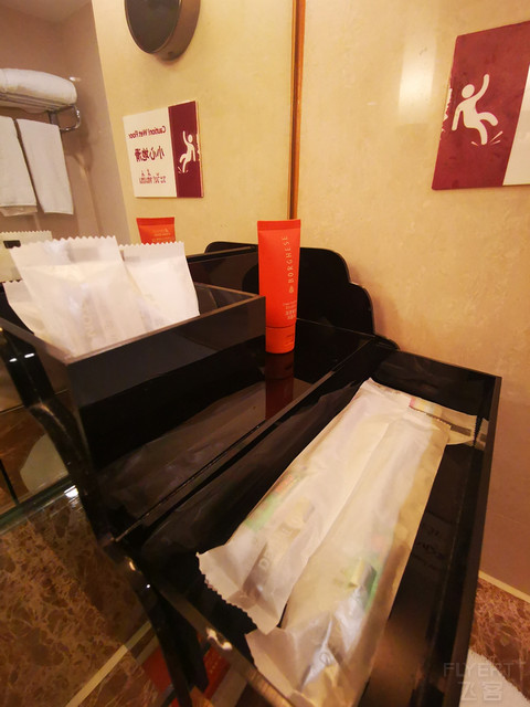 昆明皇冠假日酒店体验——规规矩矩、略有想法