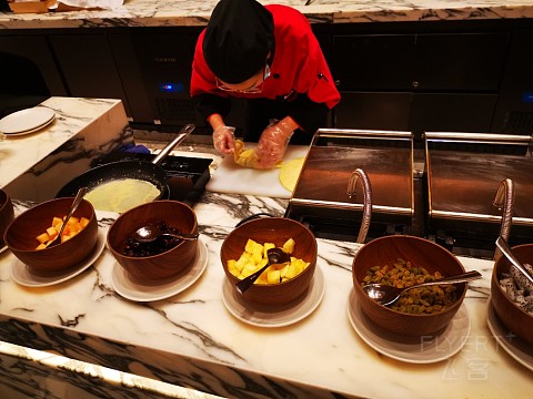 南京长江之舟华邑酒店自助餐初体验，没等到大老板，只能自己吃自己