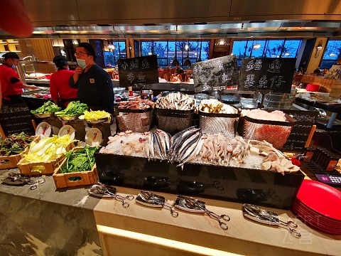 南京长江之舟华邑酒店自助餐初体验，没等到大老板，只能自己吃自己