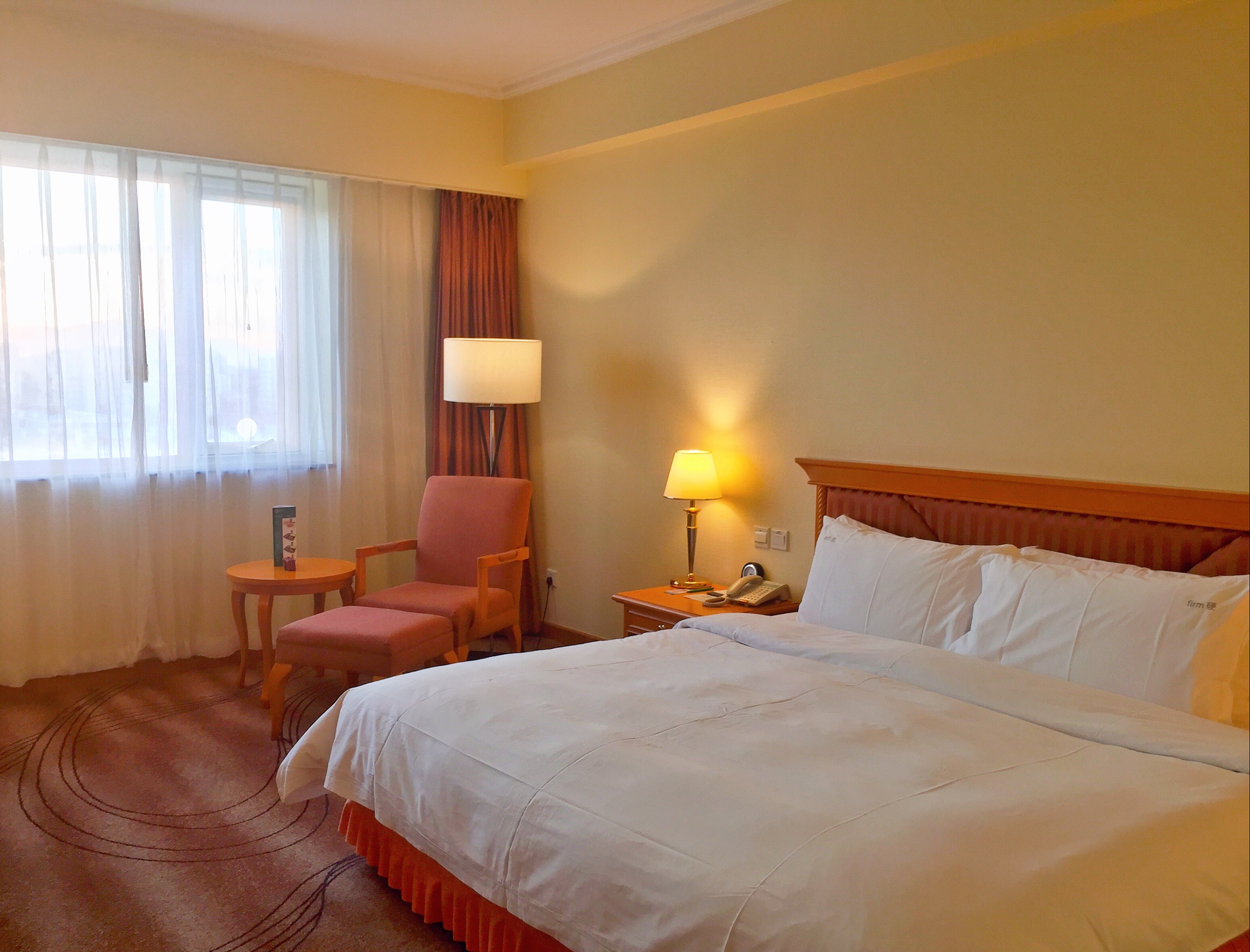   ۶õHoliday Inn