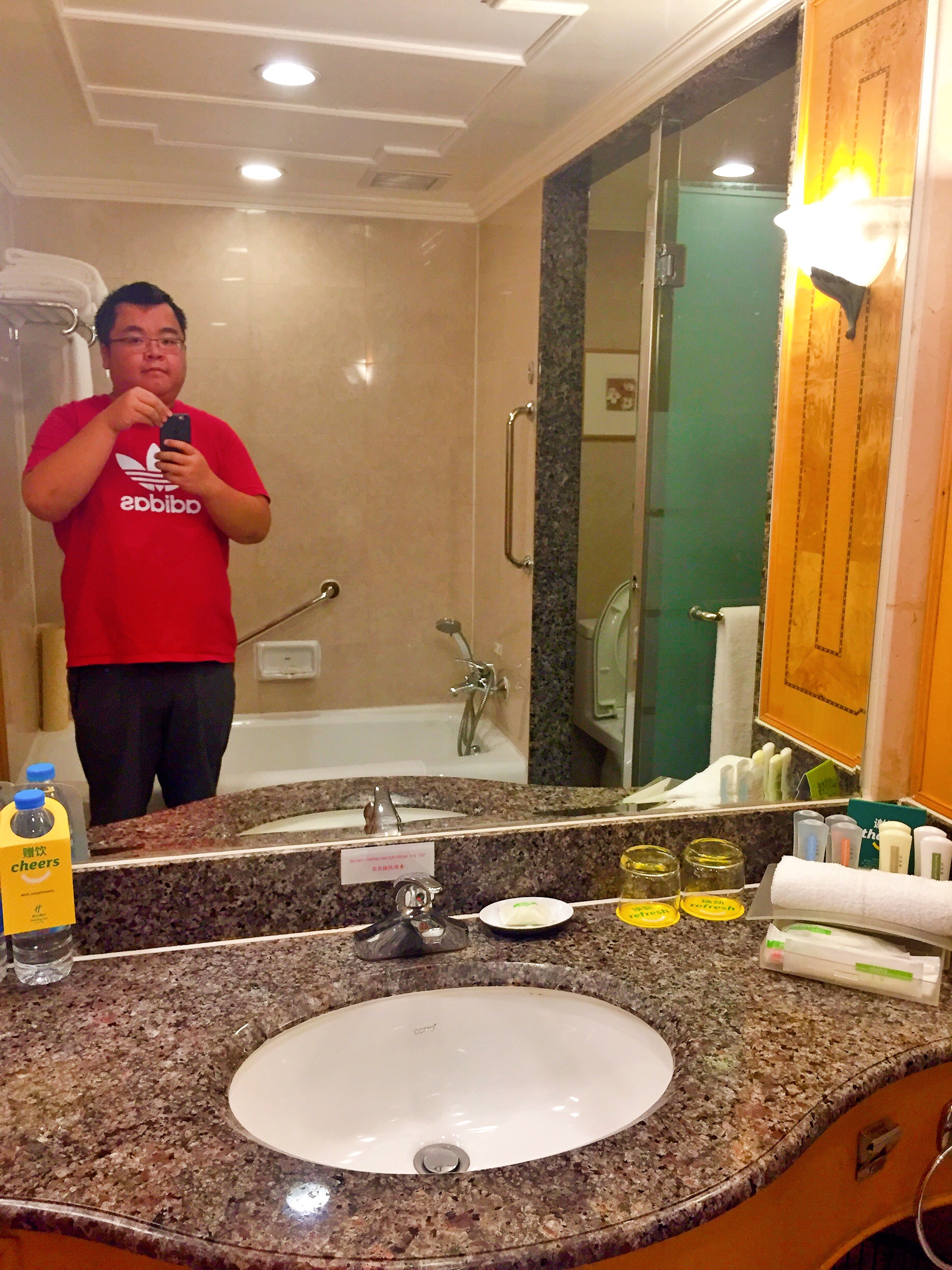   ۶õHoliday Inn