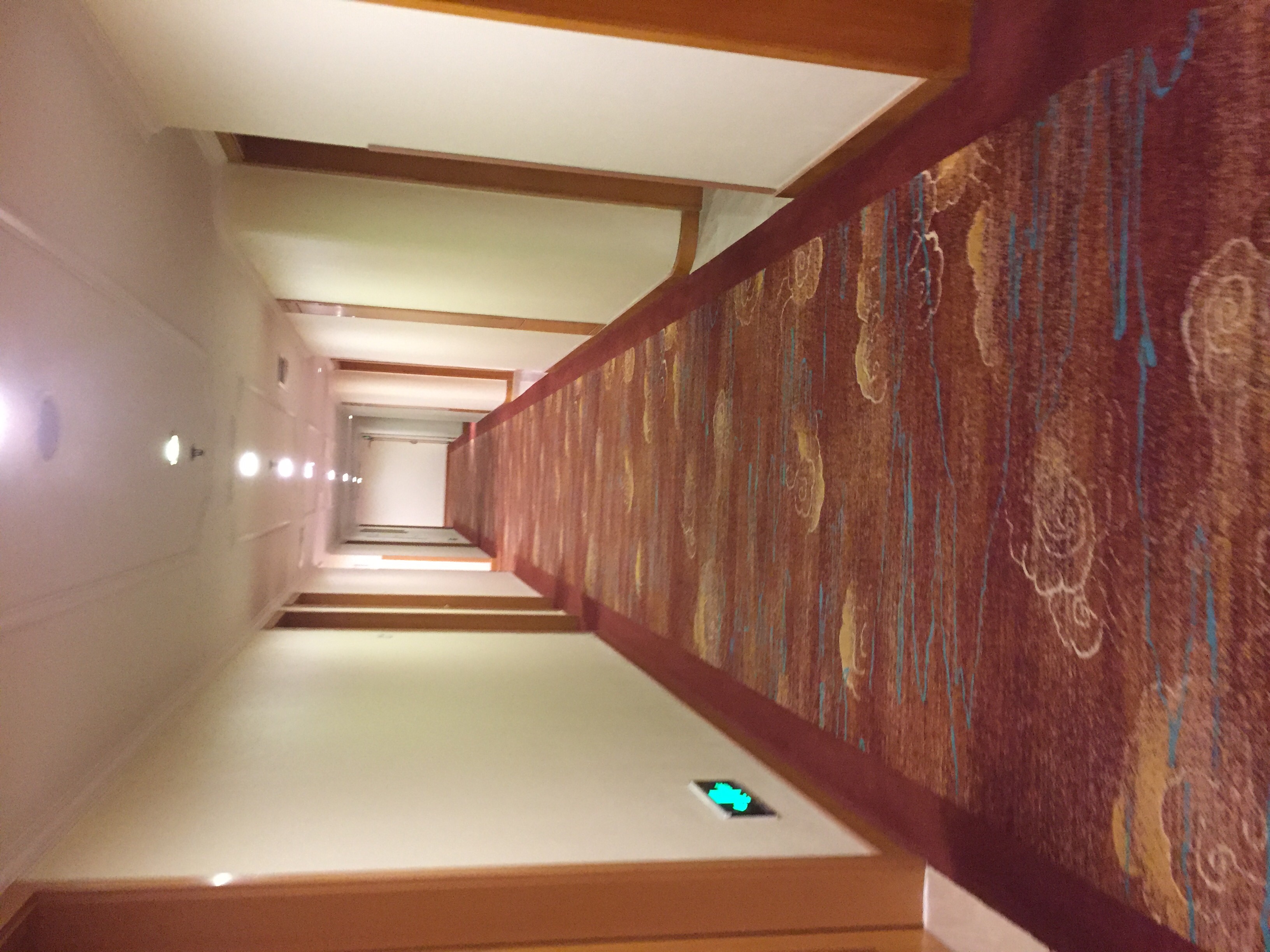   ۶õHoliday Inn