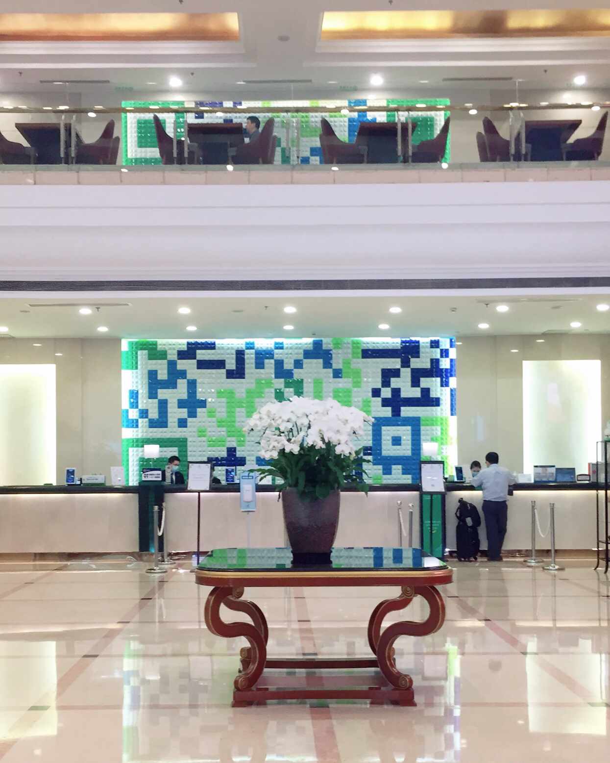   ۶õHoliday Inn