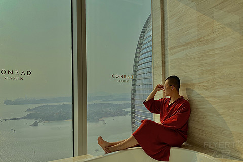大海与鼓浪屿尽收眼底之云上厦门康莱德酒店