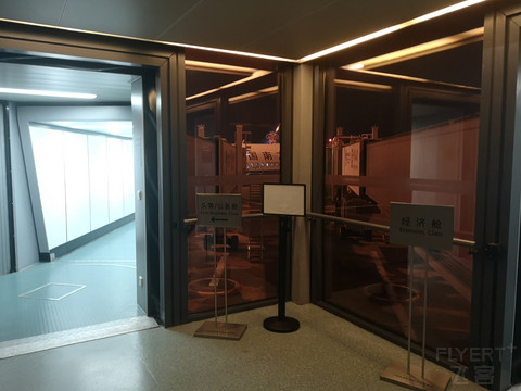 南方航空CZ8886 上海虹桥--北京大兴 经济舱