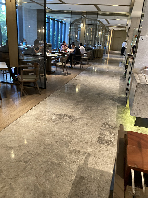 给金卡升套的深圳联投东方万怡酒店