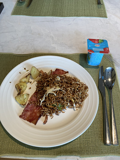 给金卡升套的深圳联投东方万怡酒店