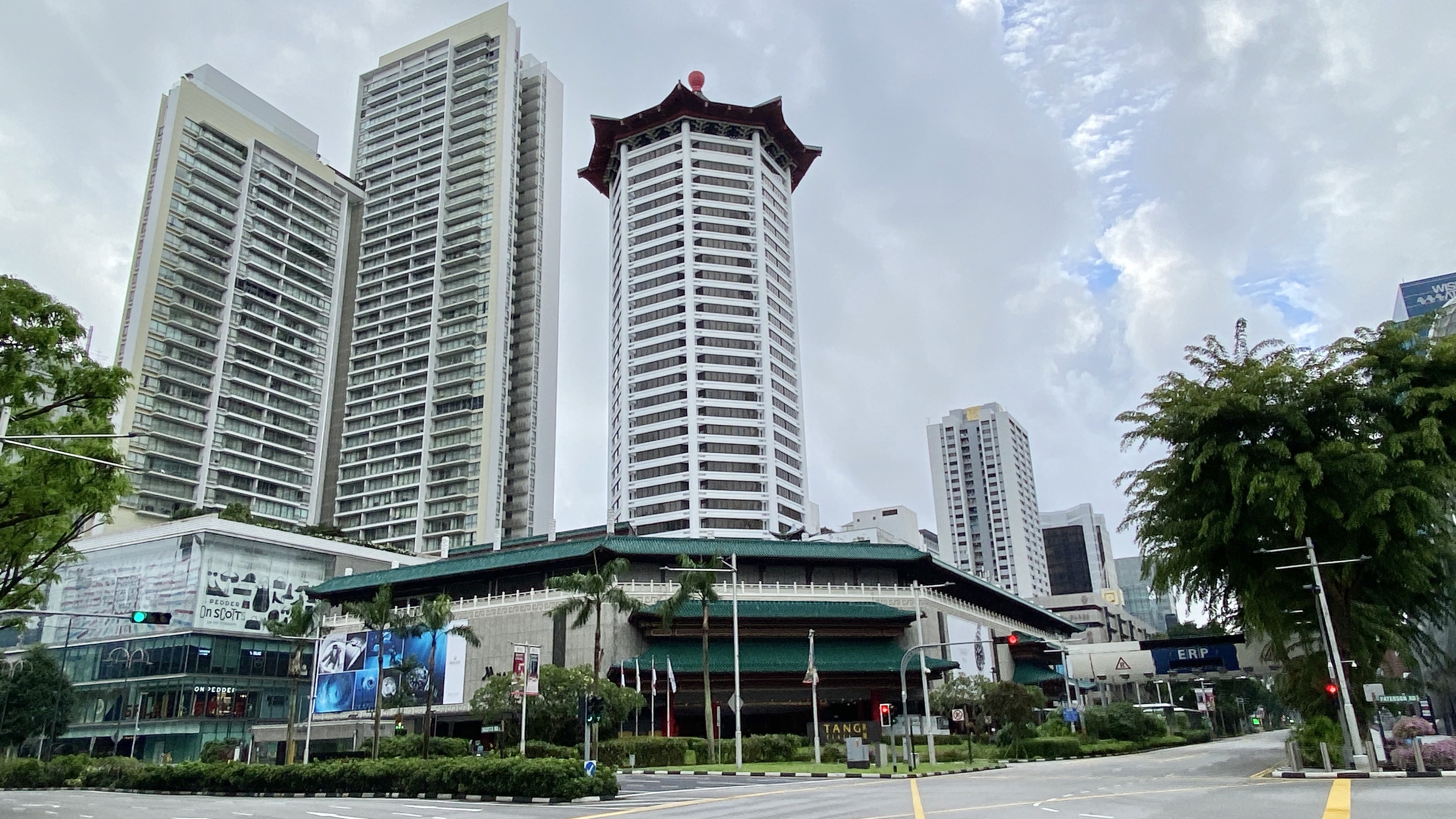 乌节路上的八角塔新加坡董厦万豪marriotttangplazasingapore