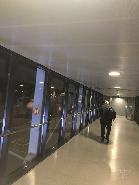 延误五小时的上海经深圳回香港 ZH9512公务舱体验