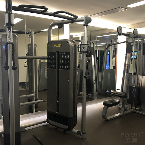 【白挑第二站】南岭以南，木棉花开——广州海航威斯汀活力套房入住报告#金秋畅游#