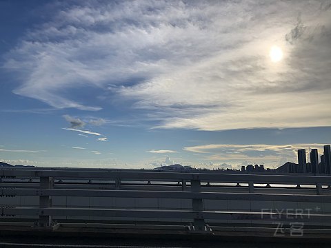延误五小时的上海经深圳回香港 ZH9512公务舱体验