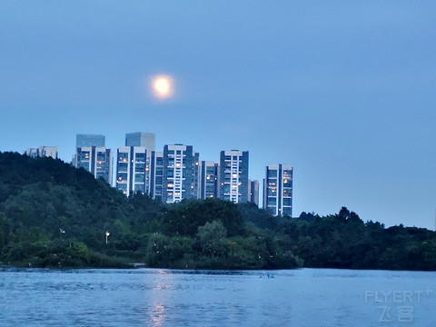 贵阳万丽行政套房 时尚公区老干部客房