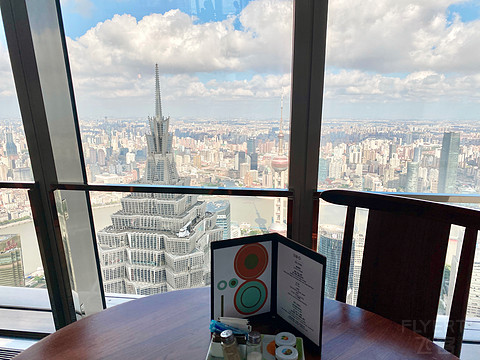 可望可行,可游可居 — 上海柏悦Park Hyatt Shanghai 外滩景观豪华房
