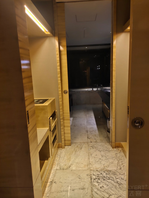 打卡重庆富力艾美酒店。我的第十晚万豪