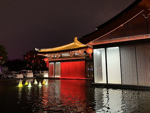 真的太差劲的香格里拉酒店了，酒店拒绝收外卖，设备老旧、服务态度不满意