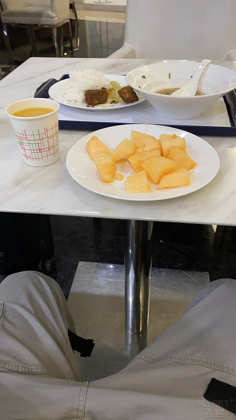 龙腾出行 深圳南航明珠俱乐部V2休息室